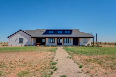 6449 Rockin T Rd, Ropesville, TX 79358