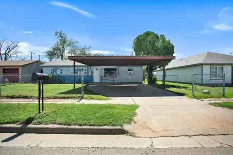 1810 E Colgate St, Lubbock, TX 79403