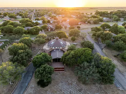409 Mill Rd, Lubbock, TX 79403