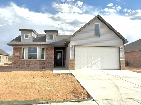 317 Cowboy Ln, Wolfforth, TX 79382