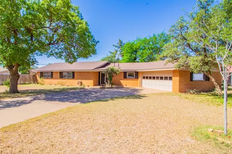 1608 E Buckley St, Brownfield, TX 79316