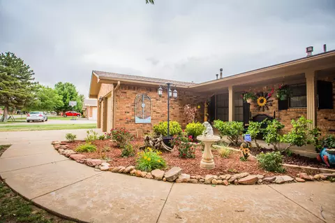 Exterior - 1304 Jefferson Dr, Plainview, TX 79072 photo 3 of 11