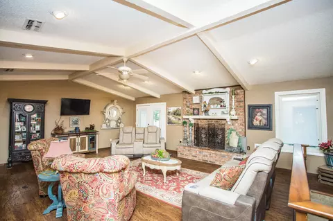 Living - 1304 Jefferson Dr, Plainview, TX 79072 photo 1 of 5