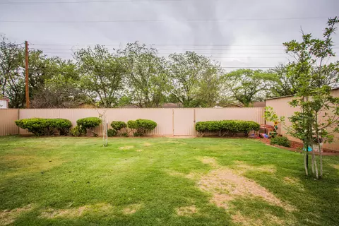 Exterior - 1304 Jefferson Dr, Plainview, TX 79072 photo 11 of 11