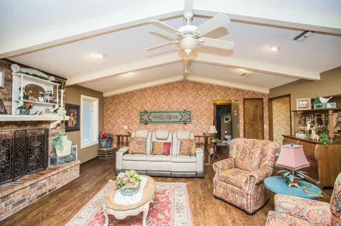 Living - 1304 Jefferson Dr, Plainview, TX 79072 photo 4 of 5