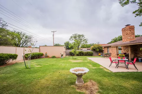 Exterior - 1304 Jefferson Dr, Plainview, TX 79072 photo 6 of 11