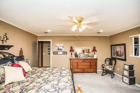 Bedroom - 1304 Jefferson Dr, Plainview, TX 79072 photo 2 of 10