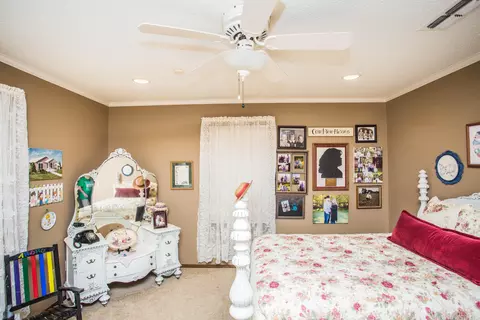 Bedroom - 1304 Jefferson Dr, Plainview, TX 79072 photo 4 of 10