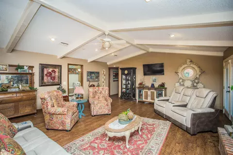 Living - 1304 Jefferson Dr, Plainview, TX 79072 photo 3 of 5