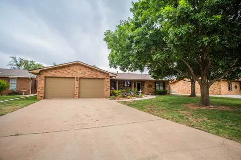 1304 Jefferson Dr, Plainview, TX 79072