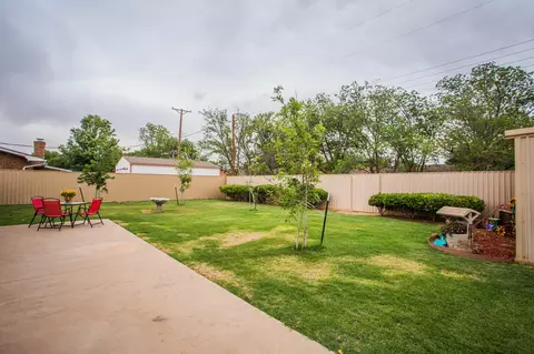 Exterior - 1304 Jefferson Dr, Plainview, TX 79072 photo 9 of 11