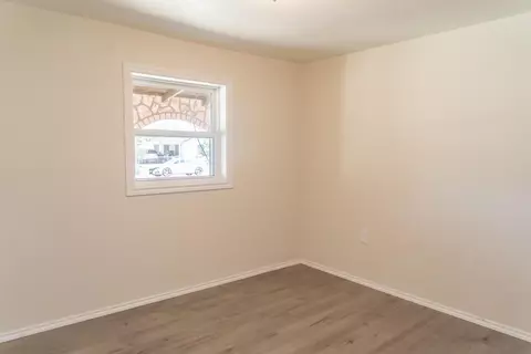 402 E 9th St, Plainview, TX 79072 photo 18