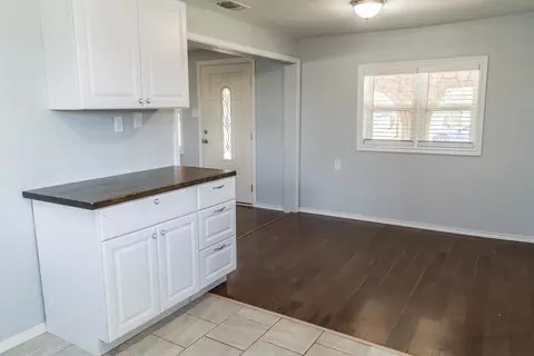 402 E 9th St, Plainview, TX 79072 photo 15