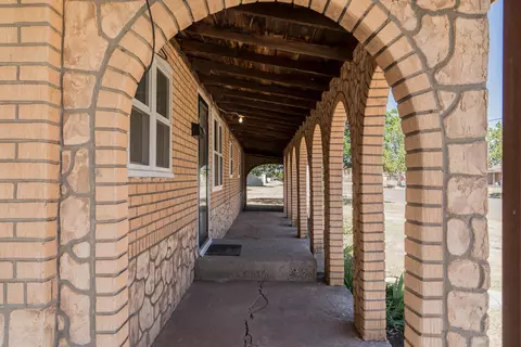 402 E 9th St, Plainview, TX 79072 photo 35