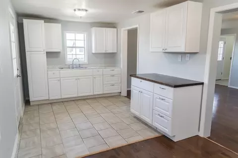 402 E 9th St, Plainview, TX 79072 photo 12