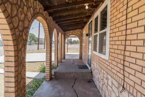 402 E 9th St, Plainview, TX 79072 photo 41