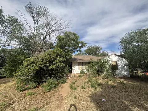211 Avenue D, Abernathy, TX 79311