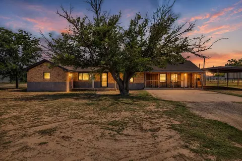 104 6th St, Whitharral, TX 79380