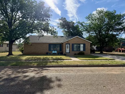 207 N 2nd St, Quitaque, TX 79255