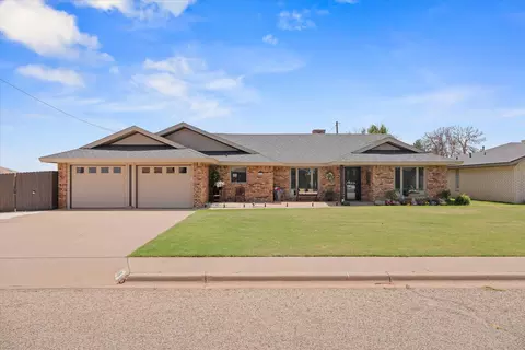 516 E Jackson St, Levelland, TX 79336