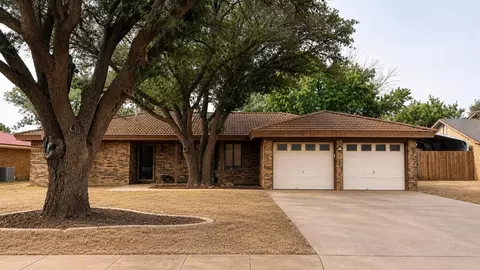 1706 E Carter Dr, Brownfield, TX 79316