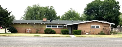 2701 W 11th St, Plainview, TX 79072