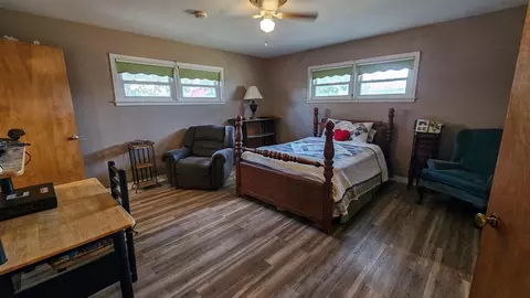 Bedroom - 2701 W 11th St, Plainview, TX 79072 photo 2 of 3