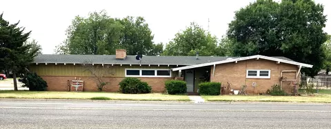2701 W 11th St, Plainview, TX 79072