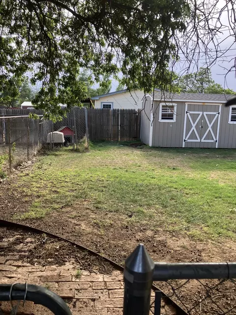 Exterior - 2701 W 11th St, Plainview, TX 79072 photo 6 of 7