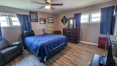 Bedroom - 2701 W 11th St, Plainview, TX 79072 photo 3 of 3