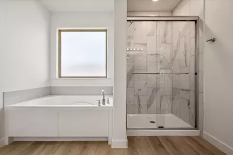 Bath - 6301 Viola Ave, Lubbock, TX 79407 photo 2 of 3
