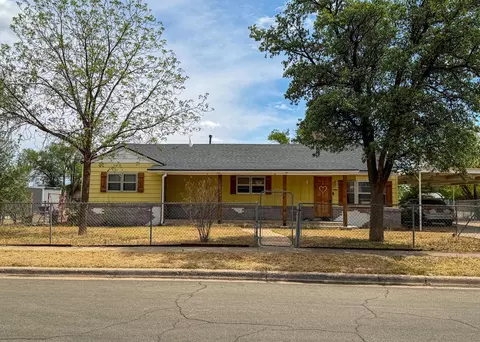 3221 Emory St, Lubbock, TX 79415