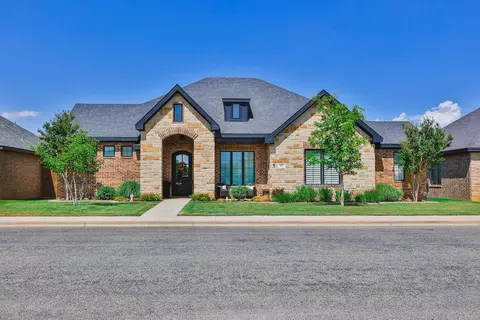907 Buckingham Ave, Wolfforth, TX 79382