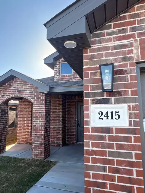2415 Aberdeen Ave, Wolfforth, TX 79382
