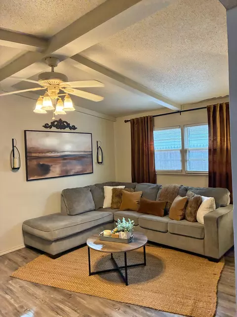4203 17th St, Lubbock, TX 79416