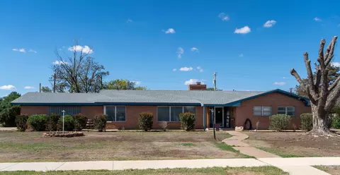 820 W Missouri St, Floydada, TX 79235