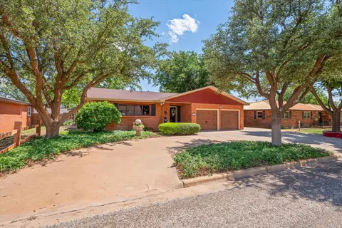607 N 18th St, Lamesa, TX 79331