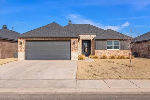 810 N 2nd St, Wolfforth, TX 79382