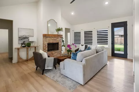 810 N 2nd St, Wolfforth, TX 79382