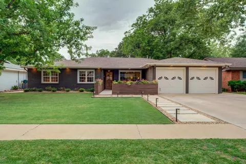 6106 Knoxville Dr, Lubbock, TX 79413