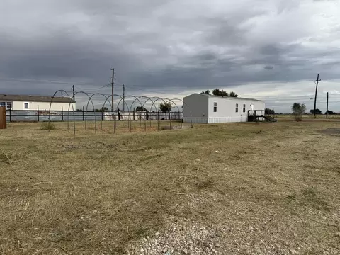 7008 County Rd 6100, Shallowater, TX 79363