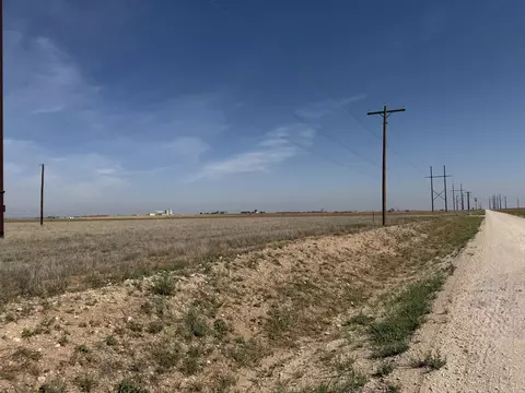 1704 Hawk Rd, Levelland, TX 79336