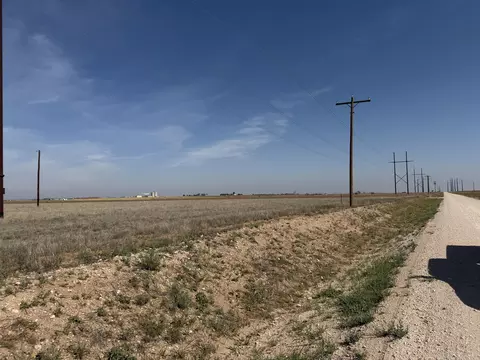 1704 Hawk Rd, Levelland, TX 79336