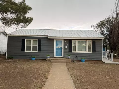814 W 11th St, Post, TX 79356