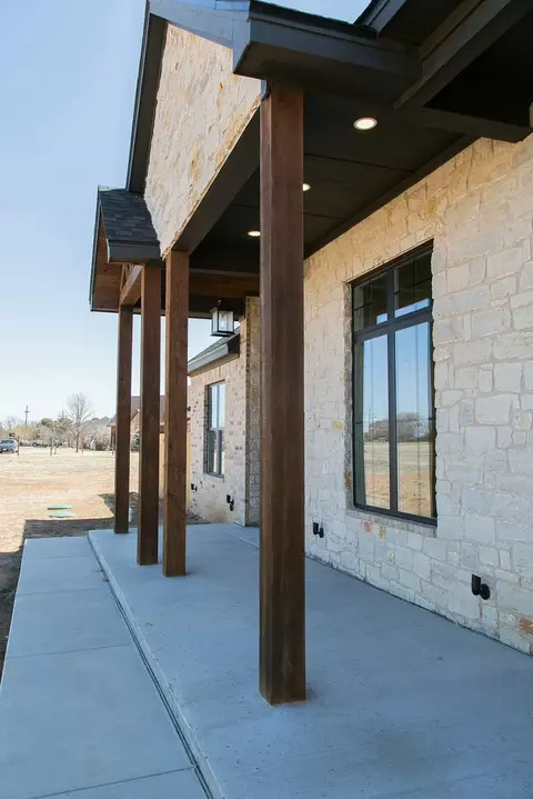 7211 W 12th St, Plainview, TX 79072 photo 4