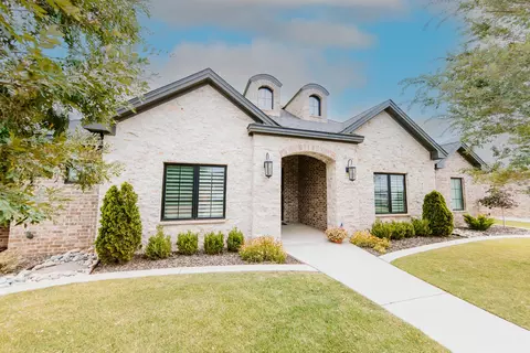 1208 N 14th Pl, Wolfforth, TX 79382
