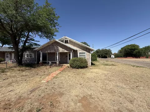 911 Ave E St, Abernathy, TX 79311