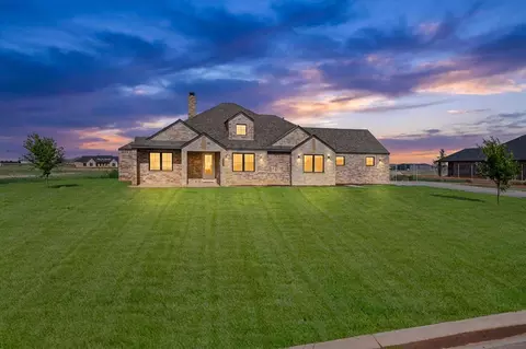 305 Maple Ave, New Home, TX 79381