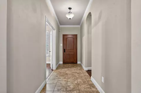306 Hampshire Ave, Wolfforth, TX 79382