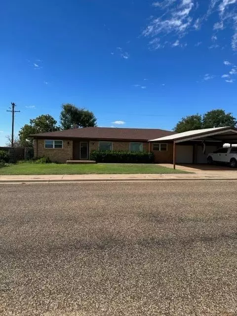 1305 S Pecos St, Brownfield, TX 79316